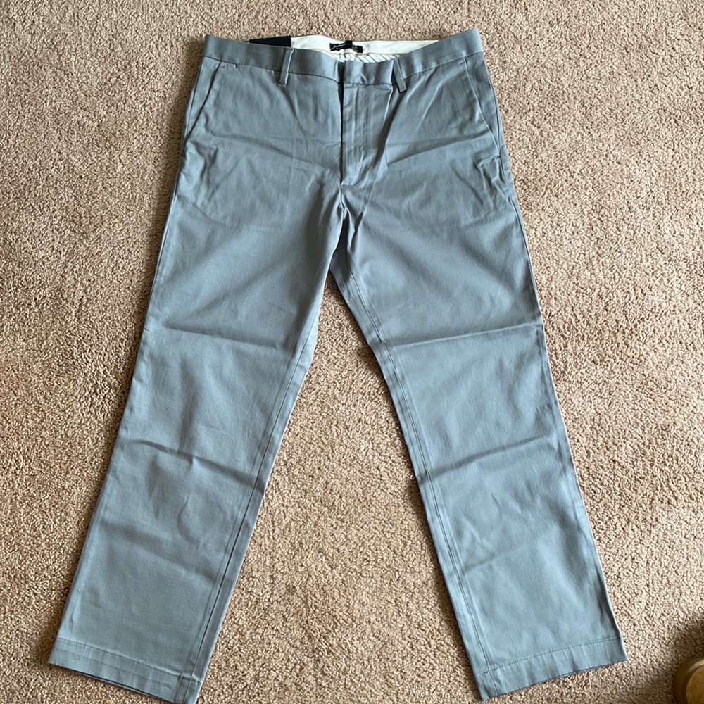 NWT Banana Republic Rapid Movement Chino Emerson Straight Fit 34W 30L
